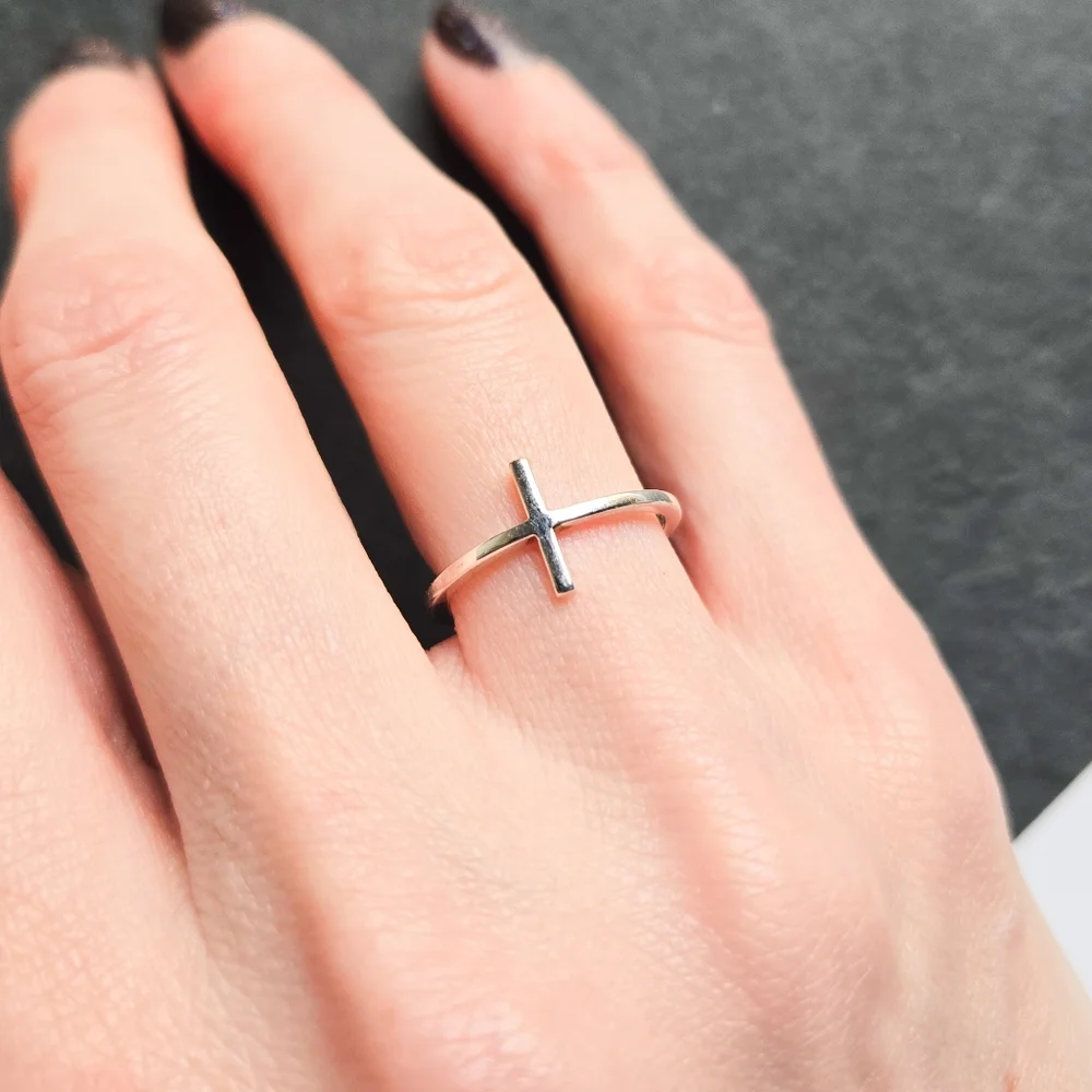 NWT Honeycat Jewelry Silver T-Bar Ring